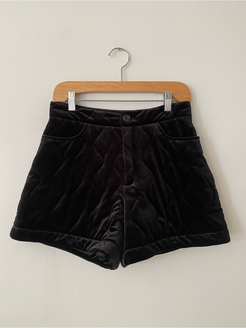 Quilted Velvet Shorts 🖤 & Other Stories